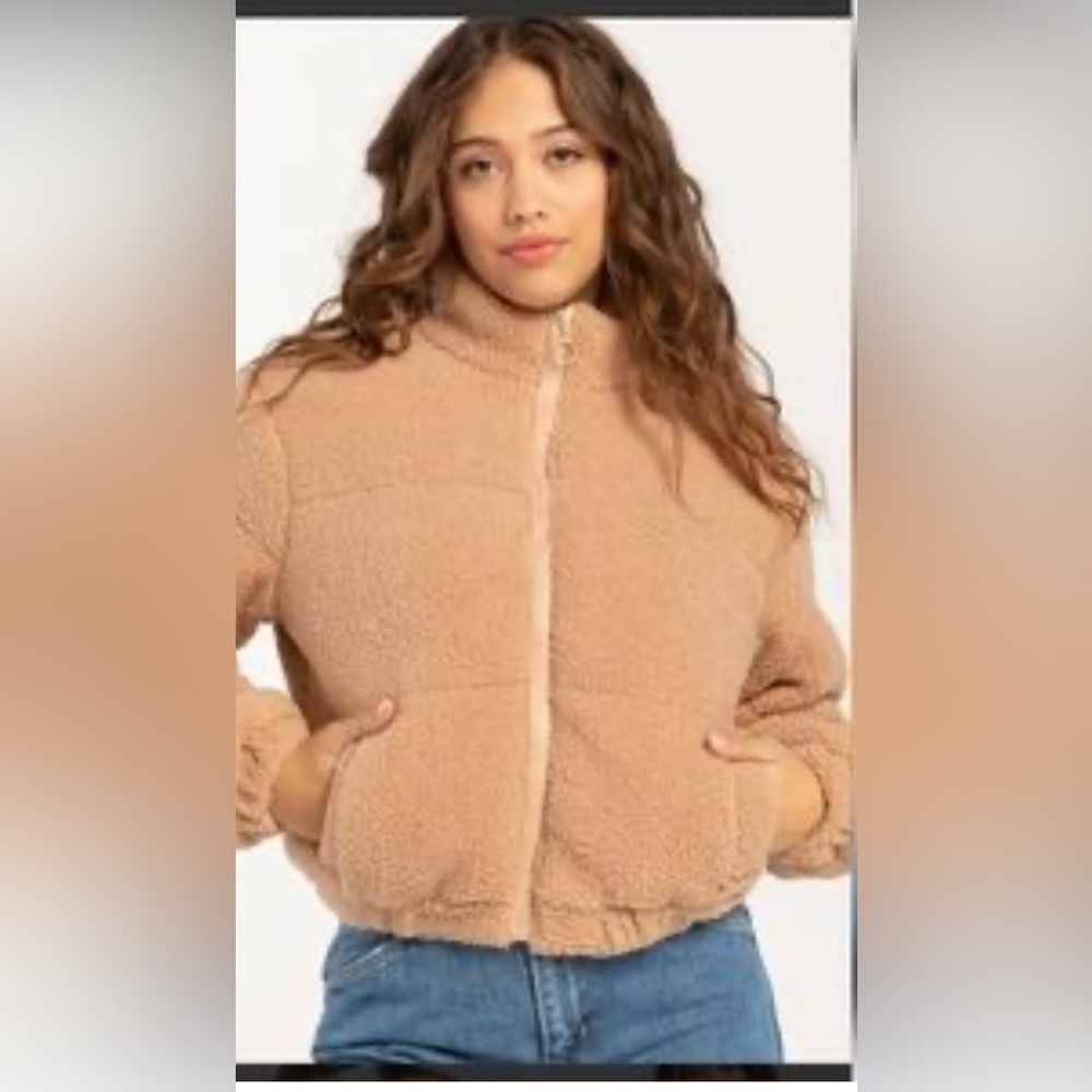 RSQ Jacket Sherpa Puffer Tan Beige Fuzzy Women’s Small Zip Furry Cozy